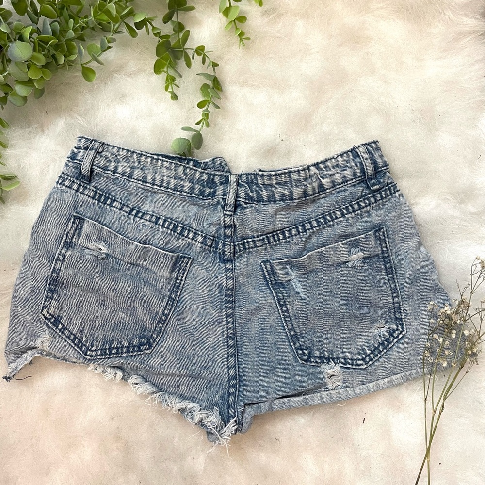 Cute Ripped Jean shorts! - Picture 2 of 3